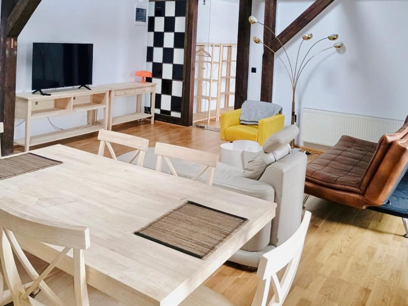 Apartamenty Stara Winiarnia Walcz Ngoại thất bức ảnh